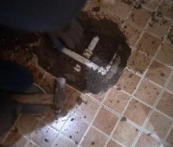 和田卫生间漏水维修公司为您分享下卫生间渗水如何处理及注意事项